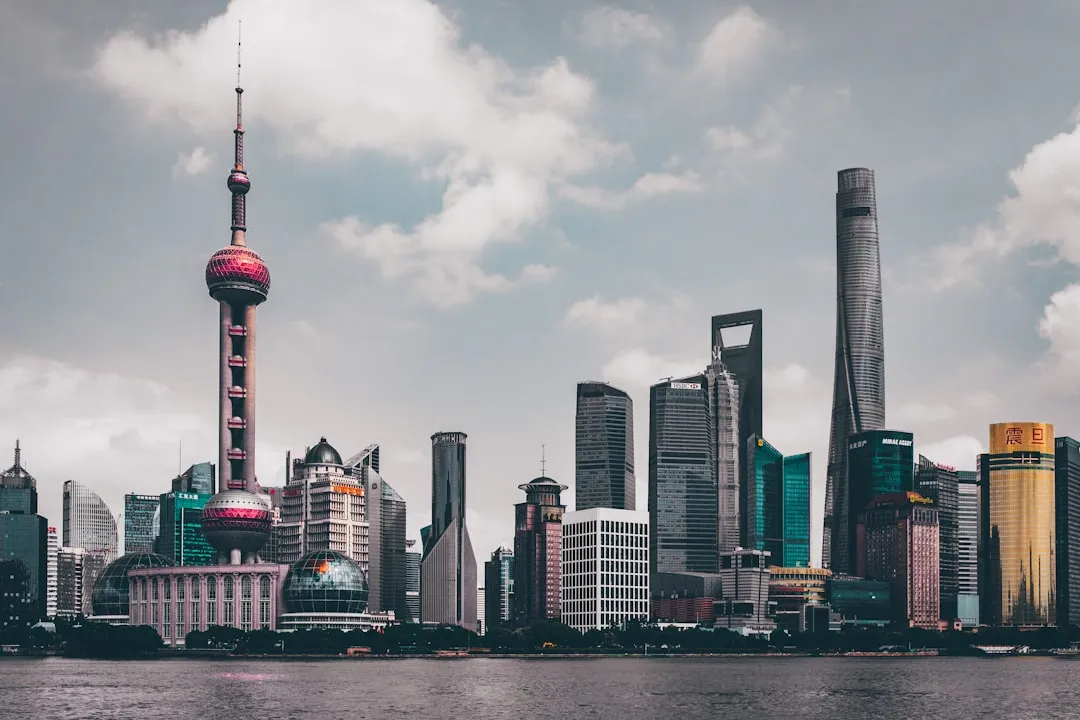 重庆园区监控系统升级：千万次科技门禁与摄像头联动方案解析